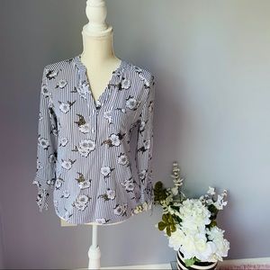Floral long sleeves blouse💕size XS